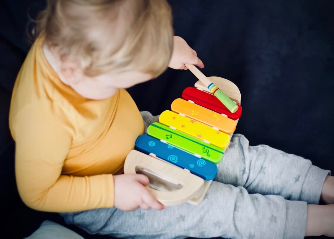Hands-on Montessori play